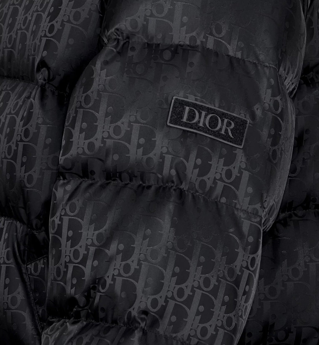 "D" Oblique Puffer Schwarz 7